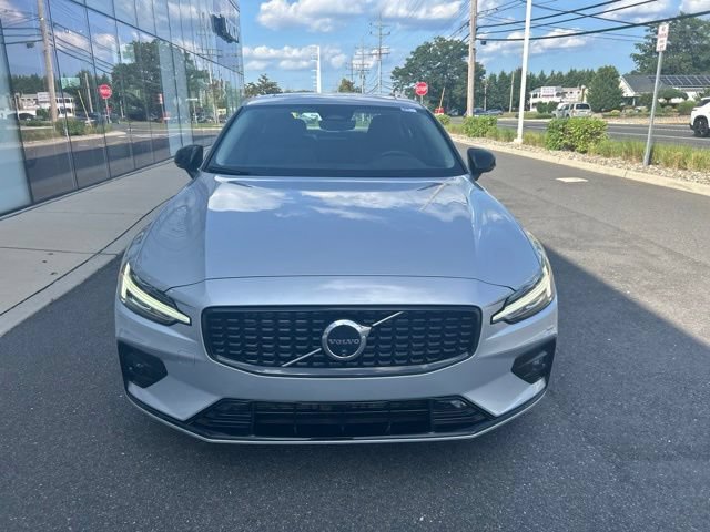 Used 2024 Volvo S60 B5 Plus w/ Climate Package FWD image 7