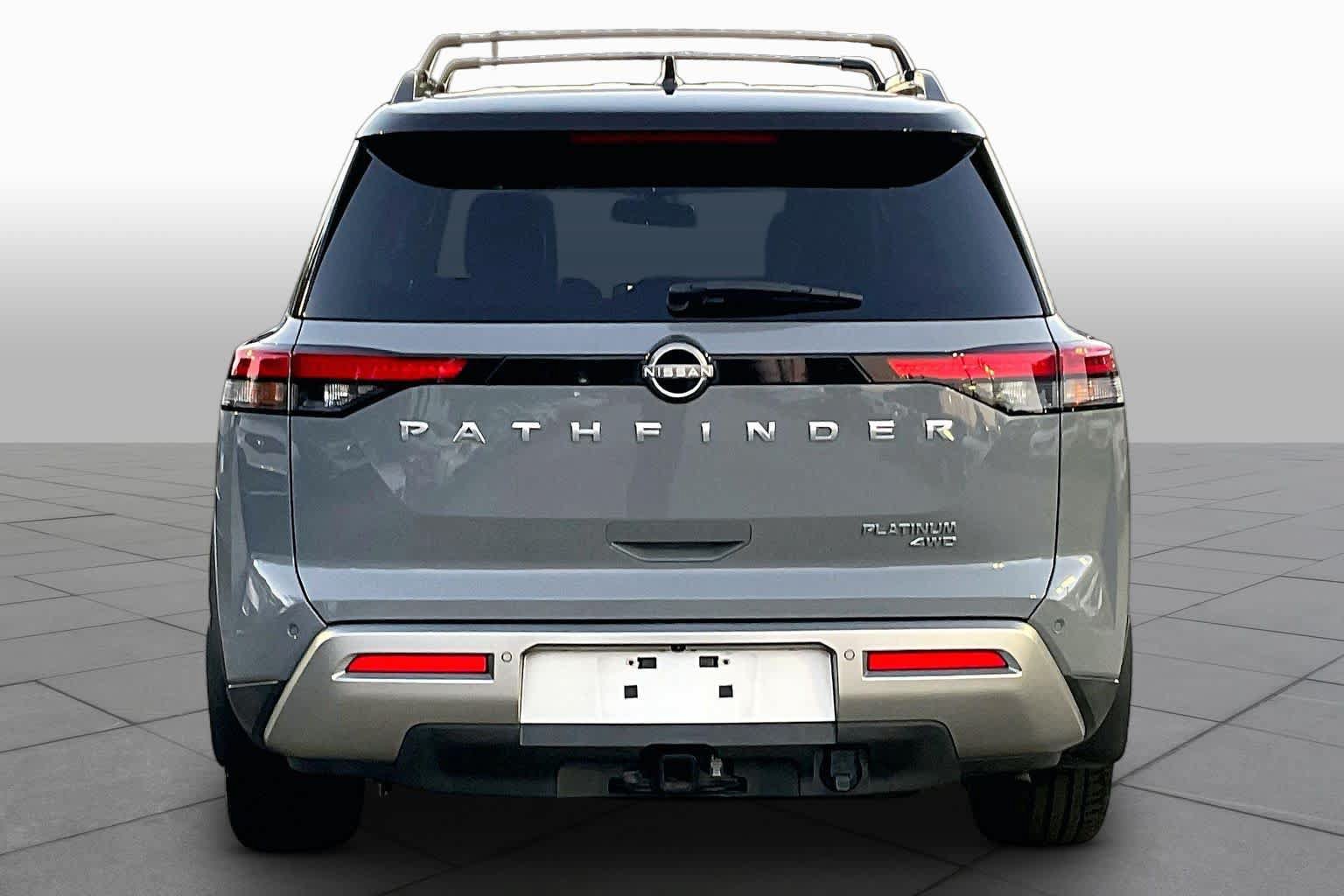 Used 2022 Nissan Pathfinder Platinum w/ Cargo Package AWD/4WD image 4