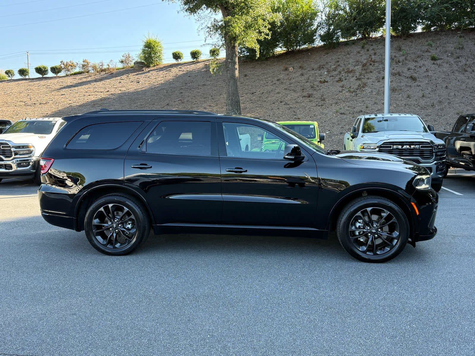 Used 2024 Dodge Durango R/T RWD image 6