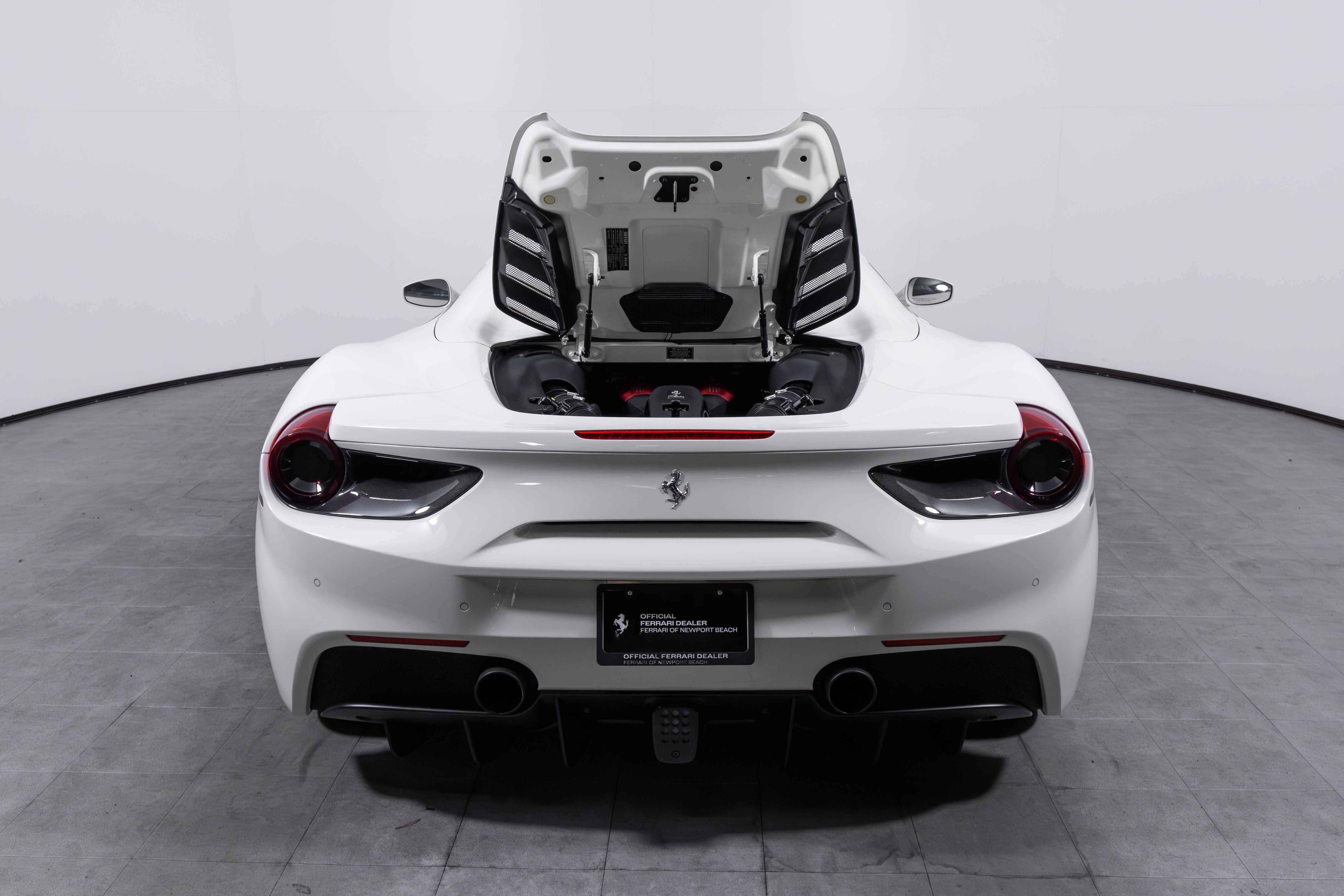 Used 2018 Ferrari 488 Spider image 17