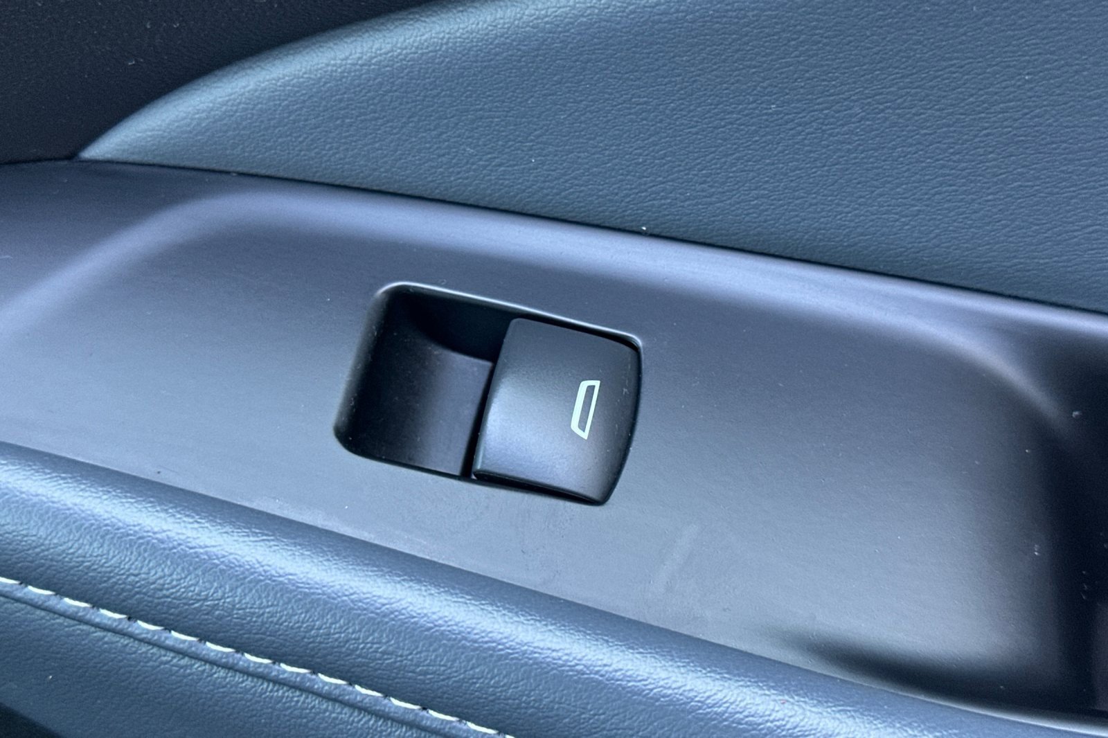 Used 2024 Buick Enclave Premium image 22