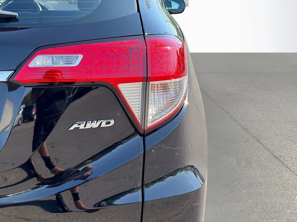 Used 2021 Honda HR-V LX image 11