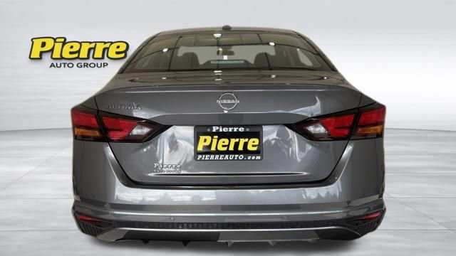 Used 2025 Nissan Altima 2.5 SV image 3