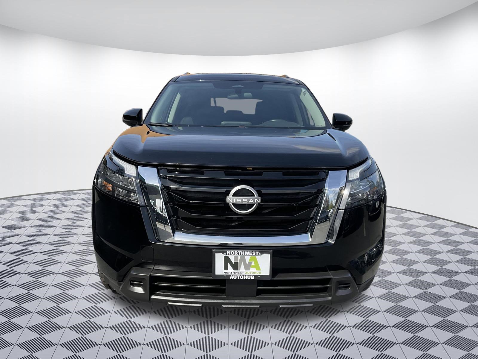 Used 2025 Nissan Pathfinder SV AWD/4WD image 5