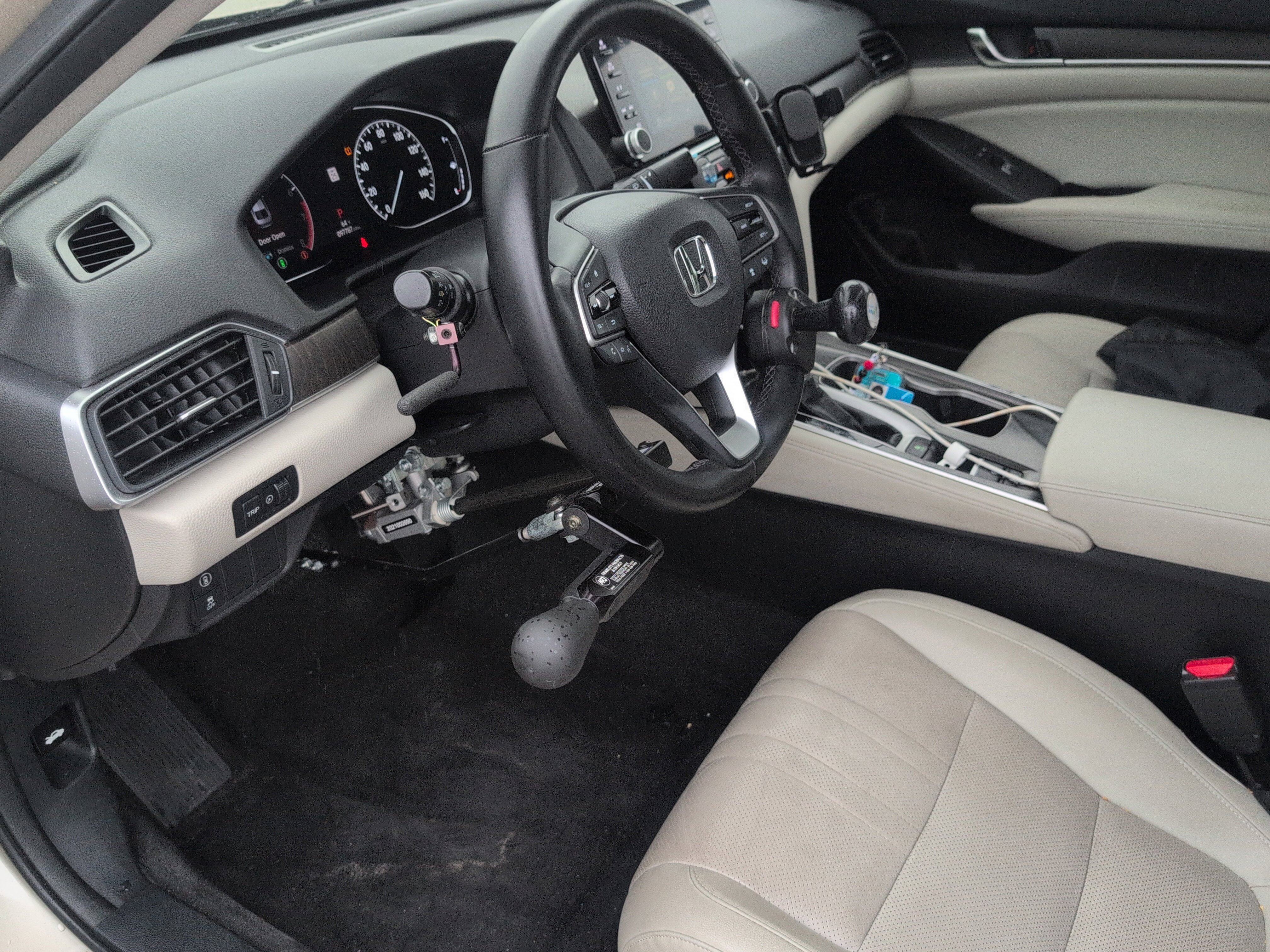 Used 2018 Honda Accord EX-L image 8