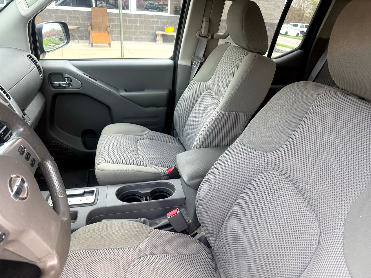 Used 2019 Nissan Frontier SV image 11