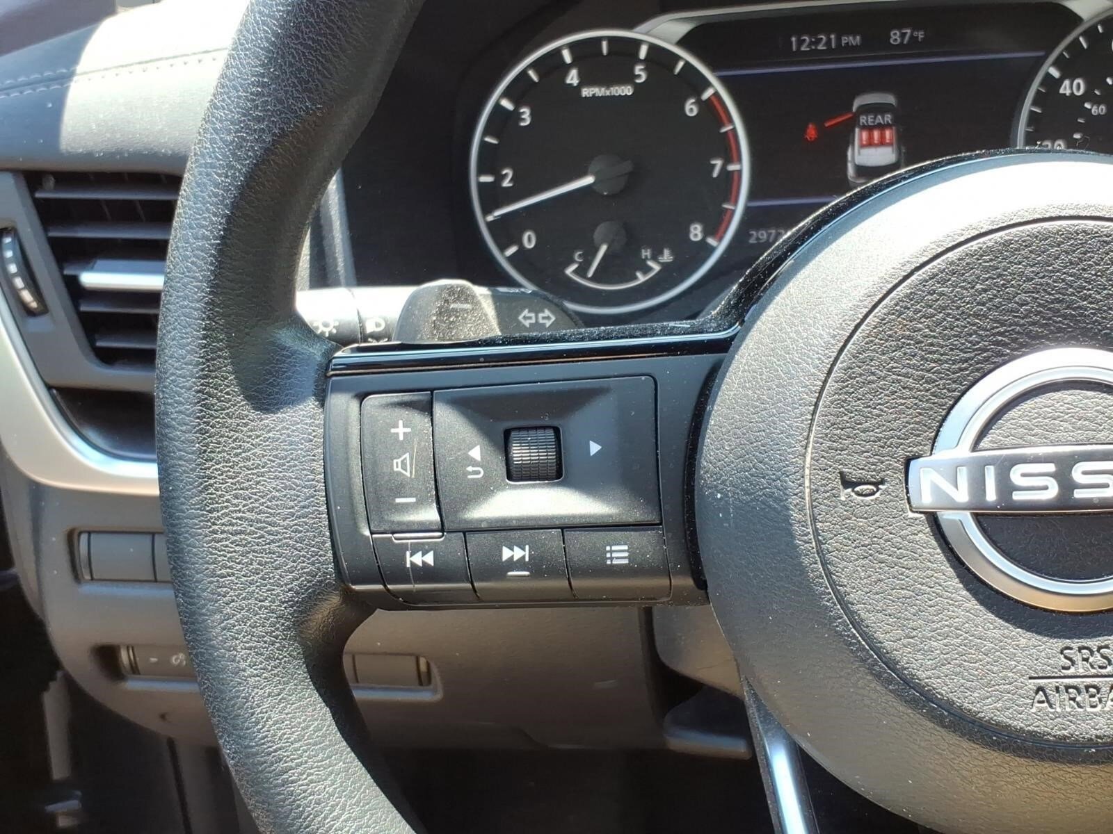 Used 2023 Nissan Rogue SV AWD/4WD image 13