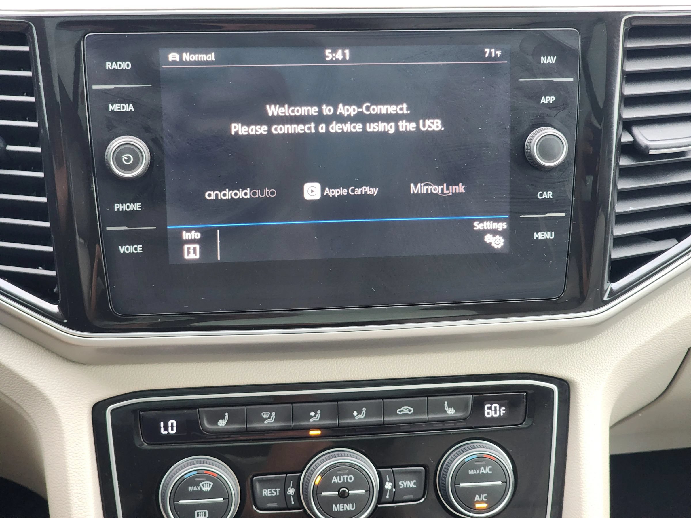 Used 2019 Volkswagen Atlas SEL AWD/4WD image 15