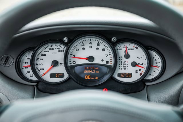 Used 2002 Porsche 911 Carrera RWD image 9