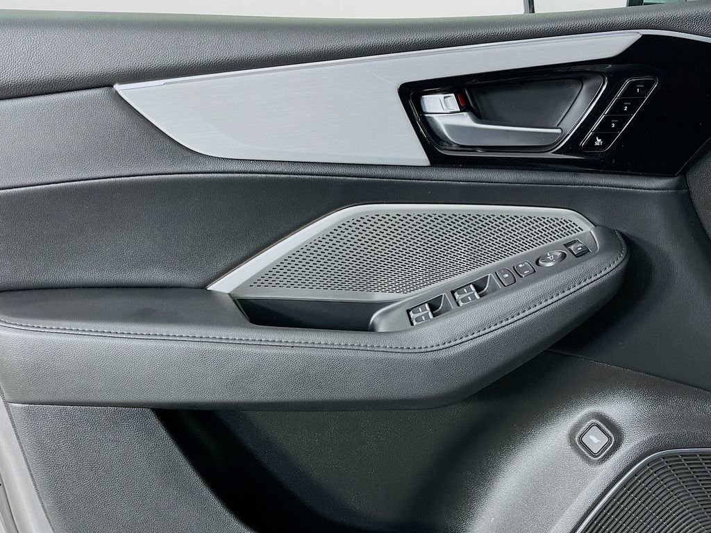 Used 2024 Acura MDX SH-AWD image 28