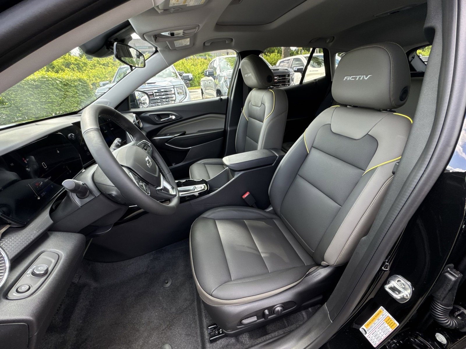 New 2026 Chevrolet Trax ACTIV w/ Sunroof Package FWD image 13