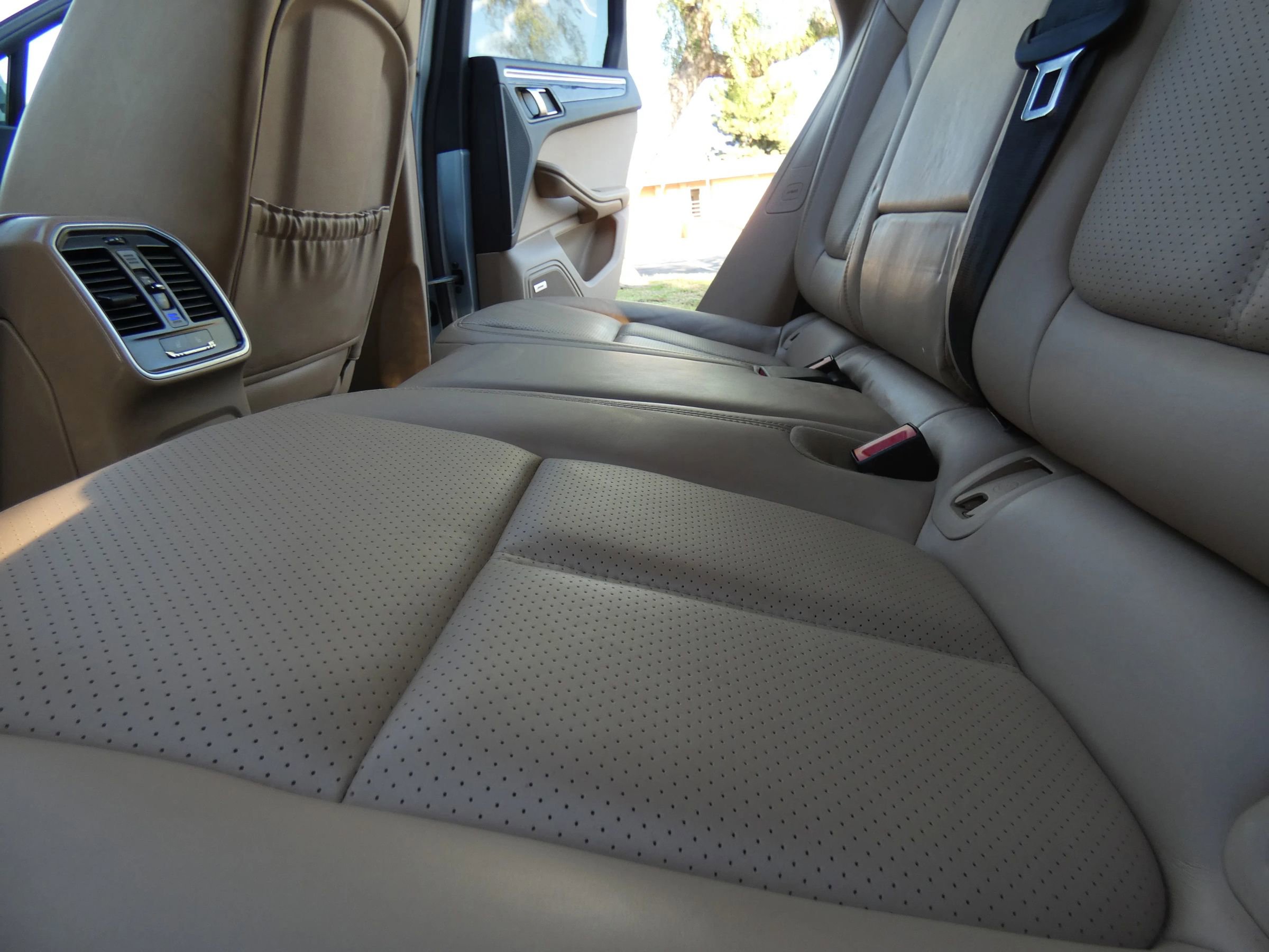 Used 2019 Porsche Macan image 42