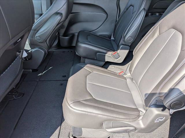 New 2026 Chrysler Pacifica Select w/ S Appearance Package AWD/4WD image 15
