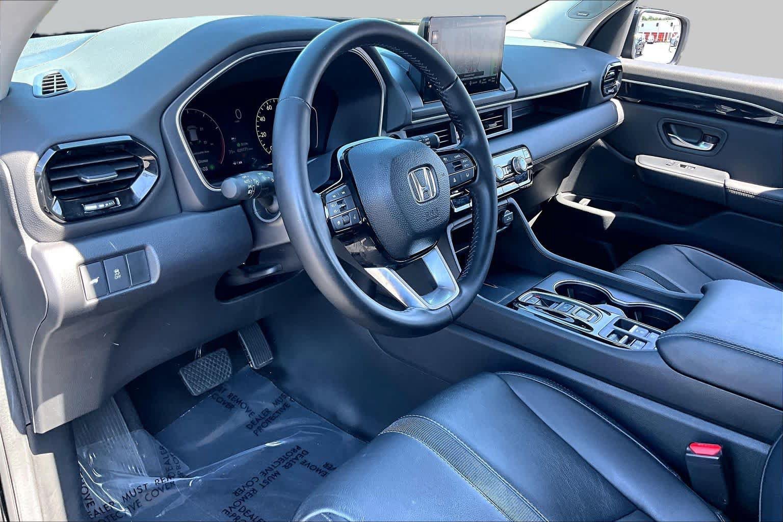 Used 2024 Honda Pilot Touring image 18