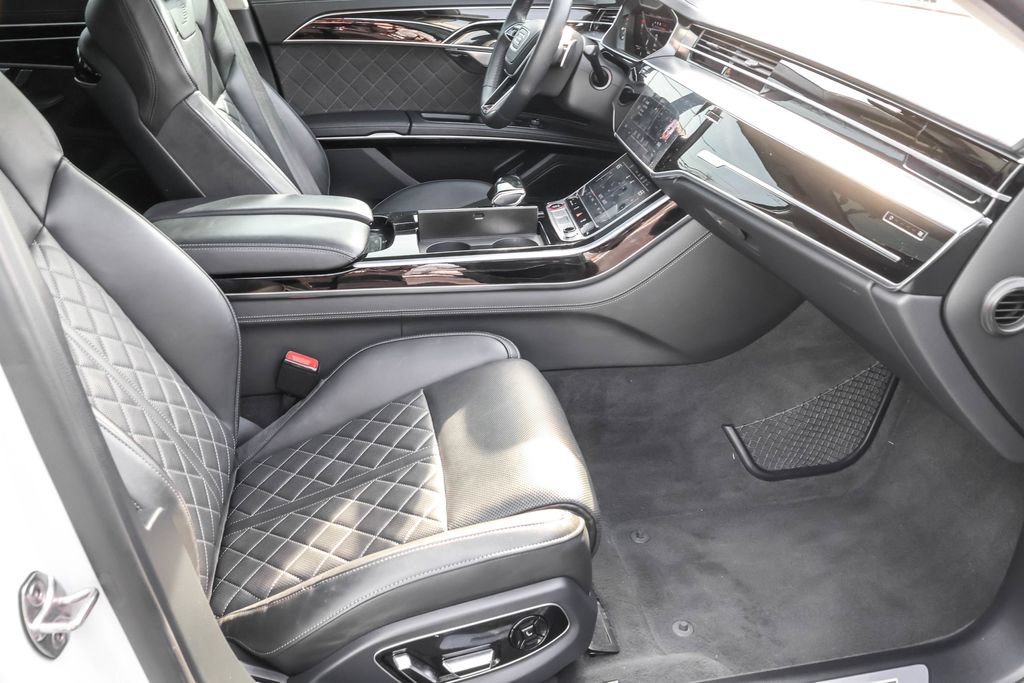 Used 2023 Audi S8 w/ S8 Comfort Plus Package AWD/4WD image 41