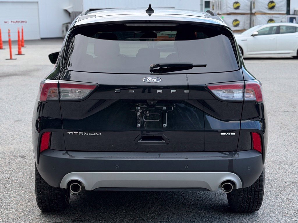 Used 2022 Ford Escape Titanium AWD/4WD image 4