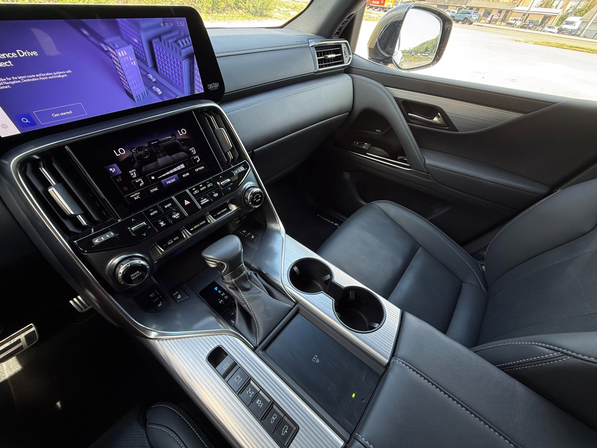 Used 2024 Lexus LX 600 F Sport image 40