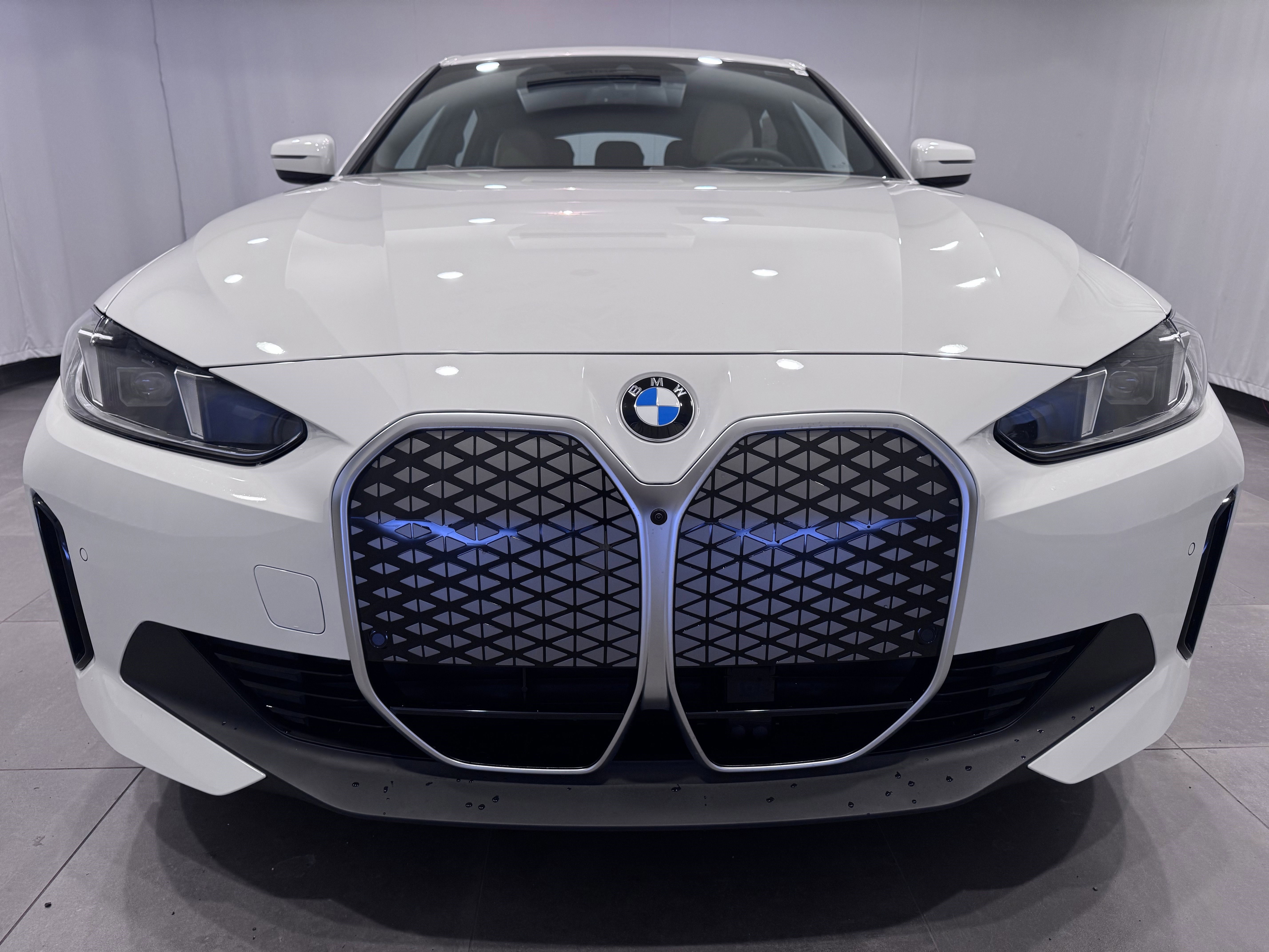 New 2026 BMW i4 xDrive40i AWD/4WD image 2