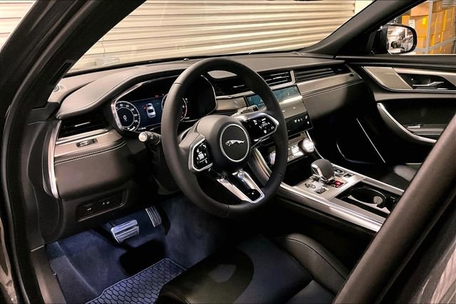 New 2024 Jaguar XF R-Dynamic SE AWD/4WD image 7