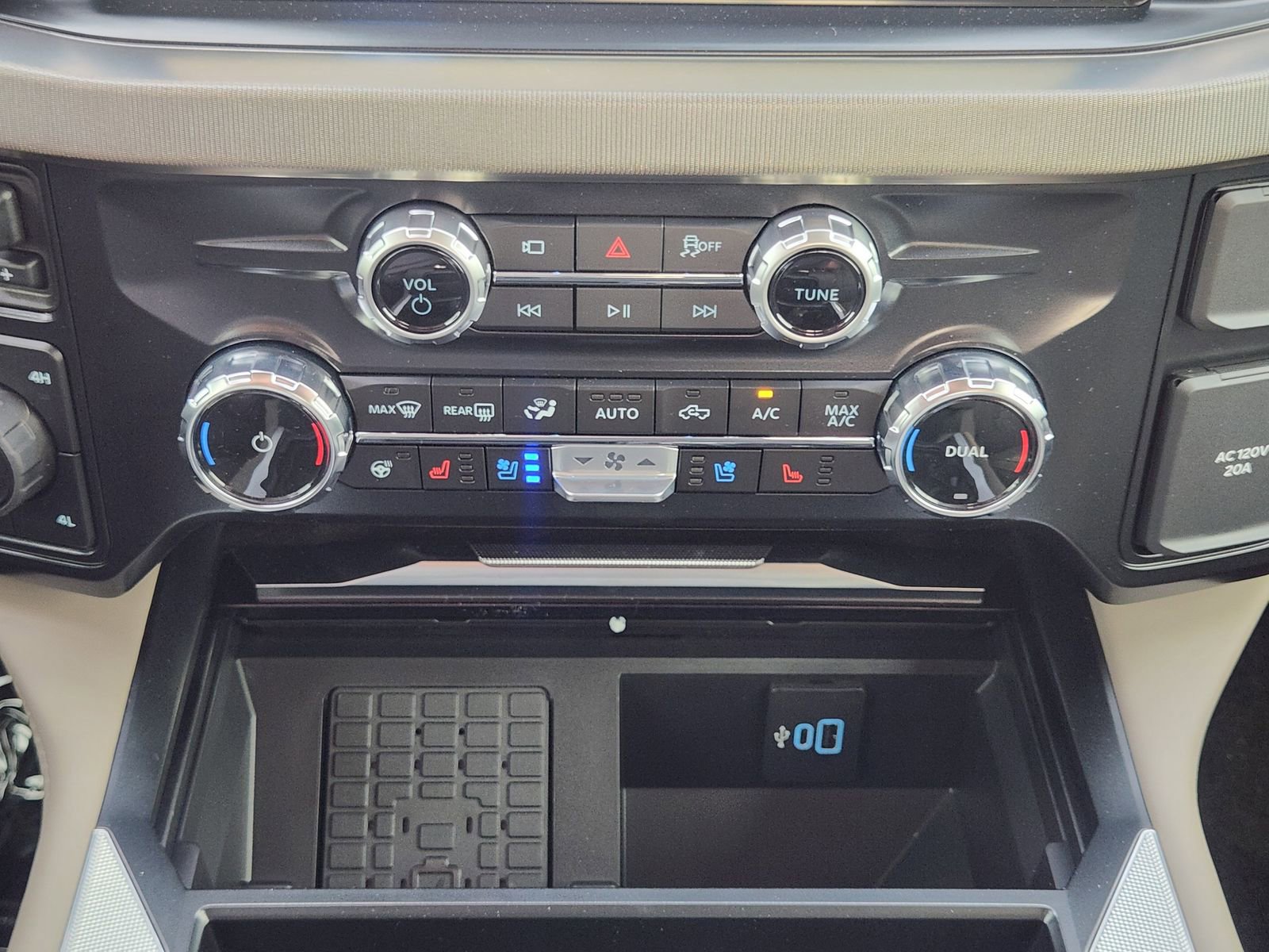 New 2026 Ford F350 Platinum w/ Platinum Plus Package image 19