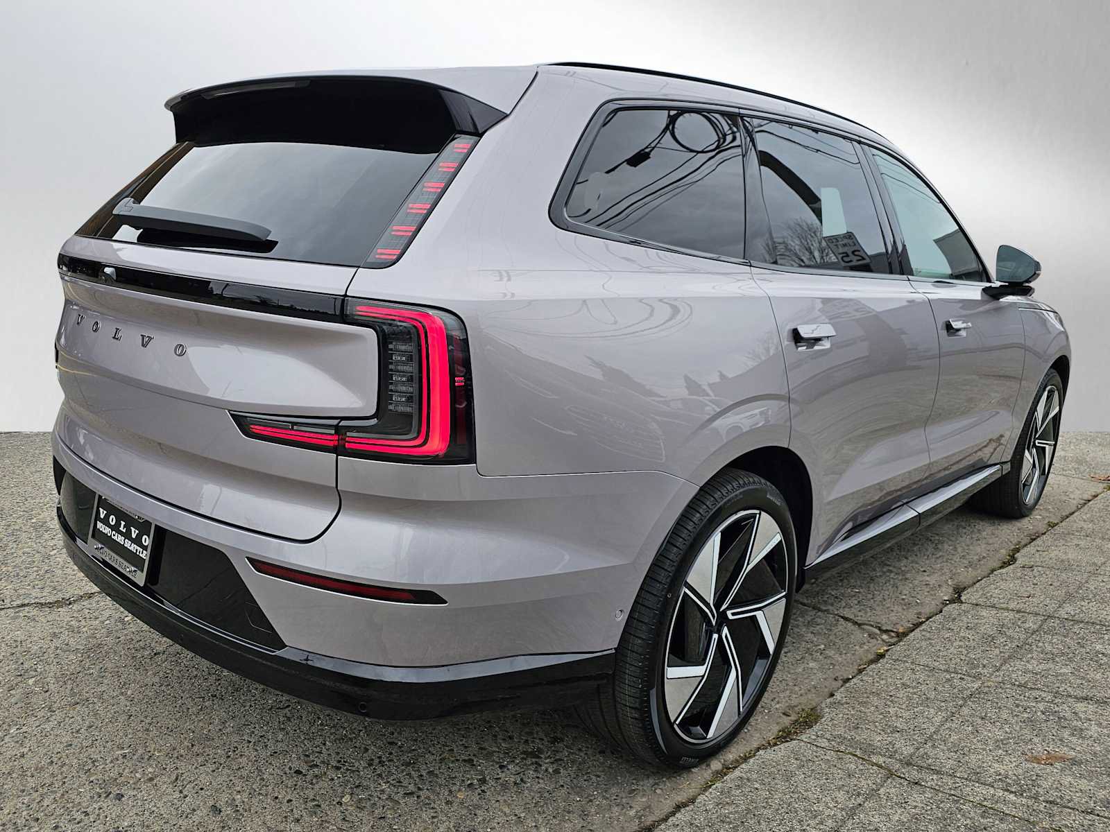 New 2026 Volvo EX90 Ultra AWD/4WD image 3