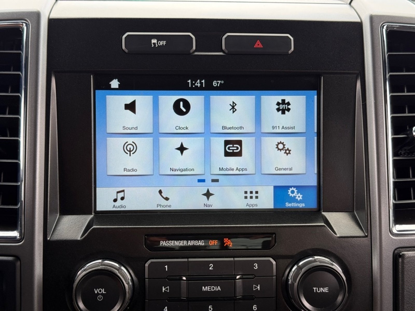 Used 2016 Ford F150 XLT w/ Equipment Group 302A Luxury AWD/4WD image 15