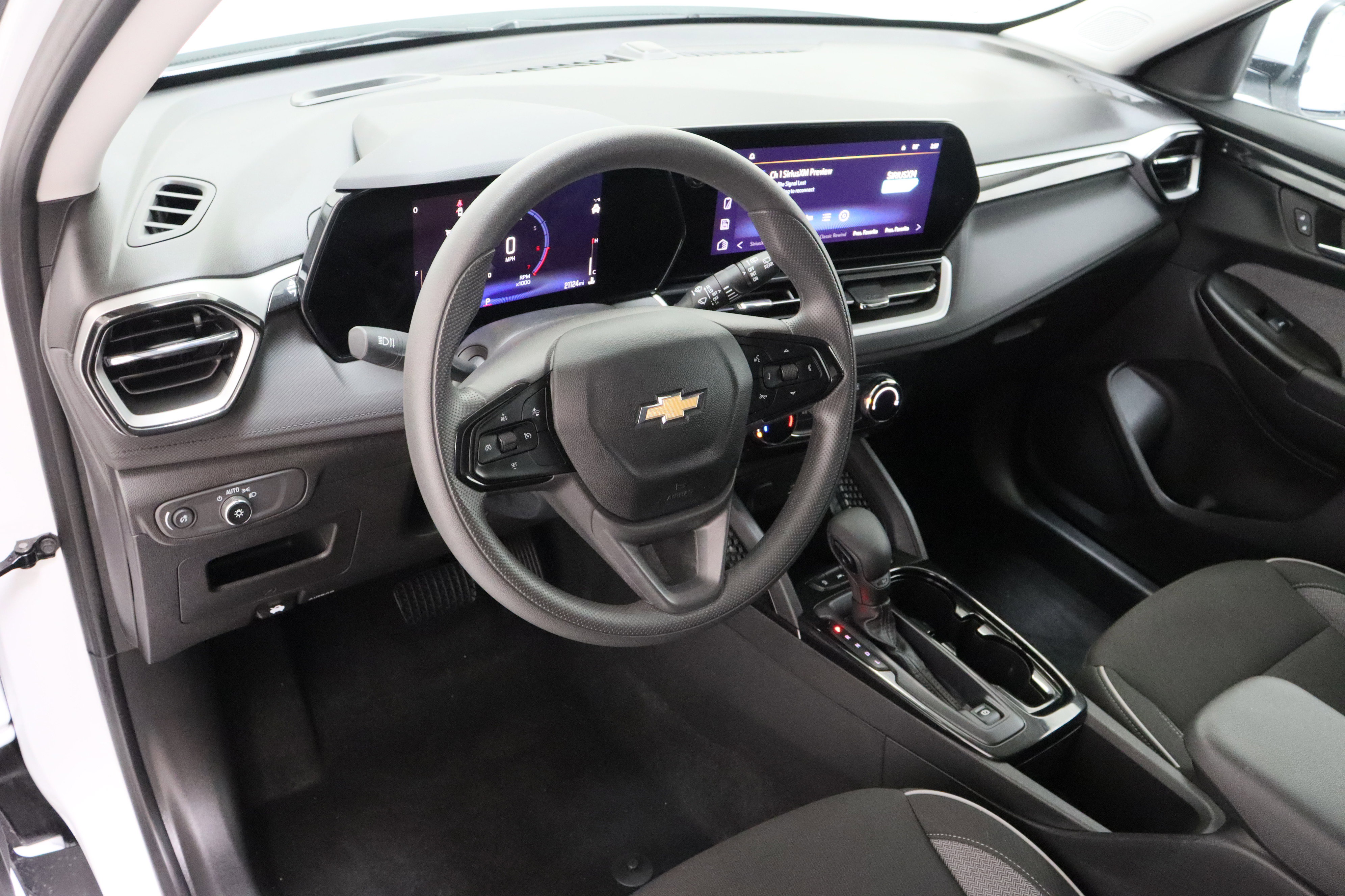 Used 2026 Chevrolet TrailBlazer LT FWD image 13