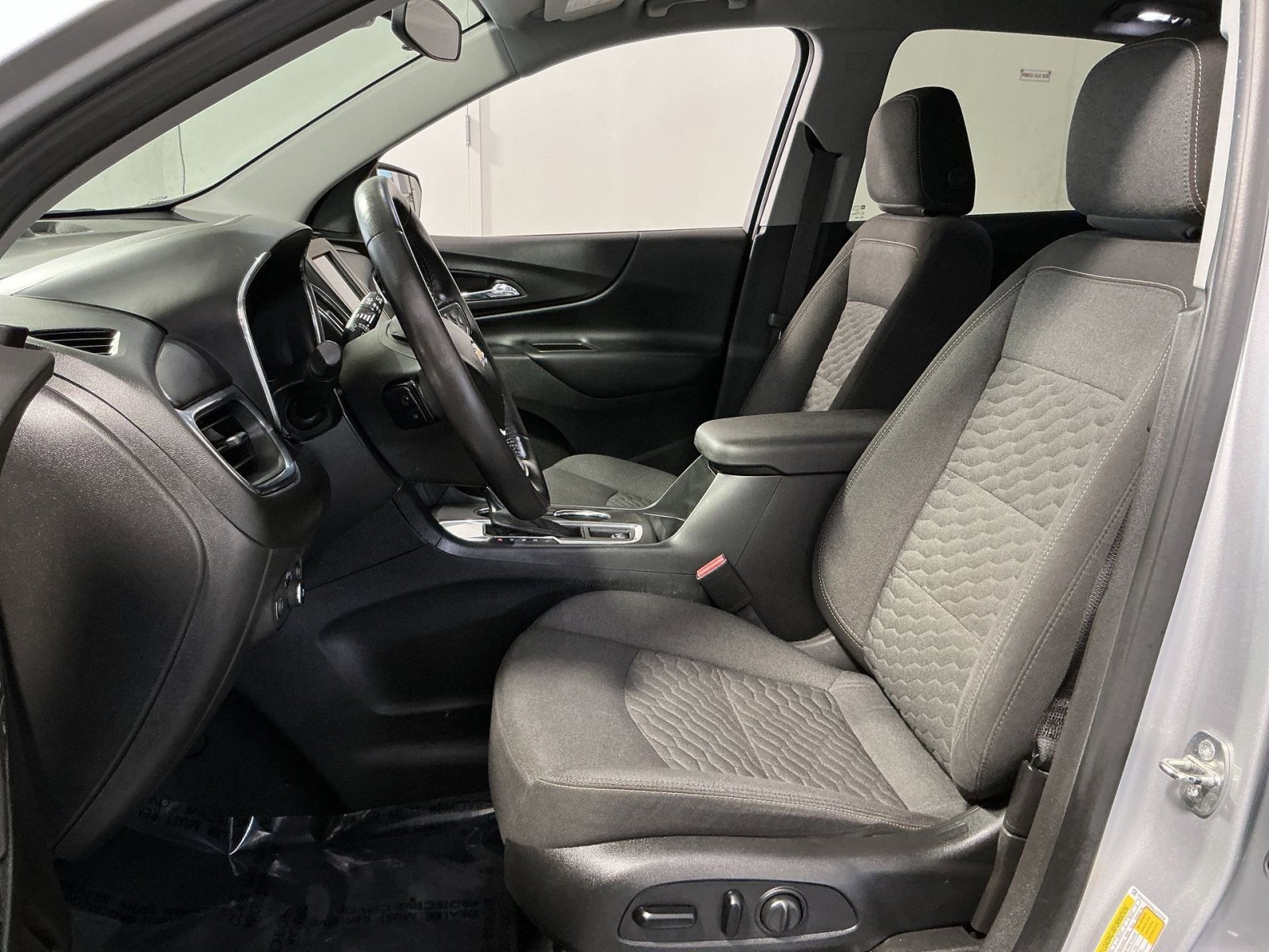 Used 2020 Chevrolet Equinox LT FWD image 14