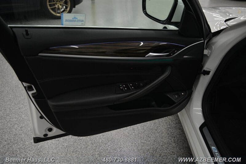 Used 2018 BMW 530e RWD image 42
