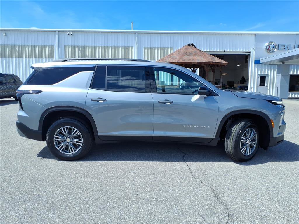 New 2026 Chevrolet Traverse LT w/ Driver Confidence Package AWD/4WD image 3