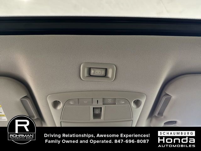 Used 2016 Nissan Pathfinder Platinum image 11