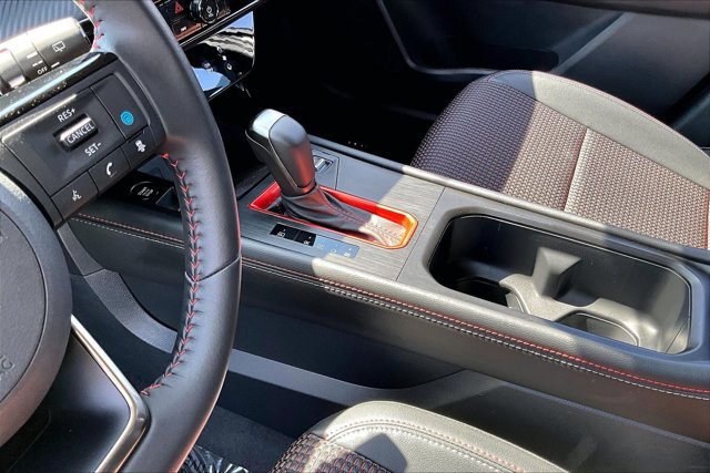 Certified 2026 Nissan Kicks SR FWD image 17