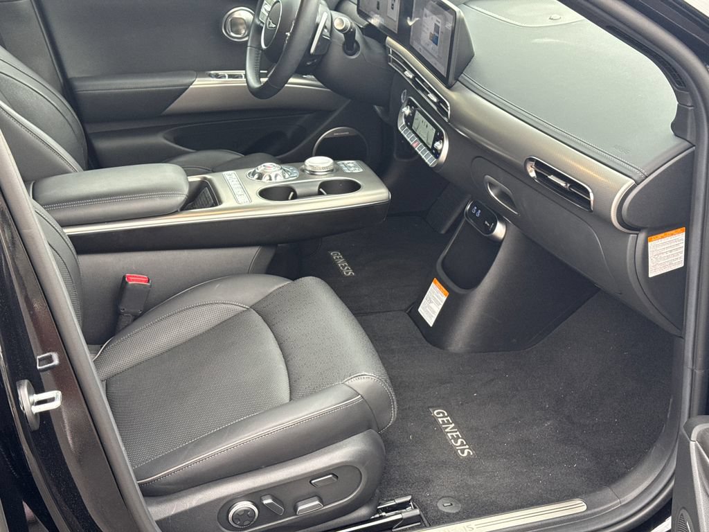 Used 2025 Genesis GV60 Advanced AWD/4WD image 13