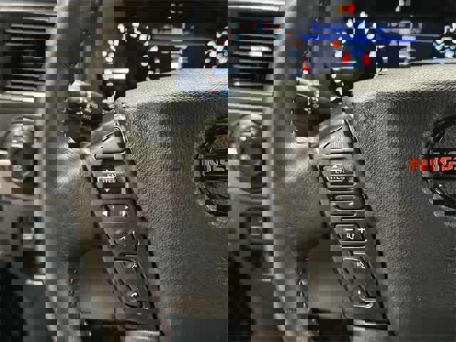 Used 2021 Nissan Titan PRO-4X w/ Pro-4x Convenience Package image 9