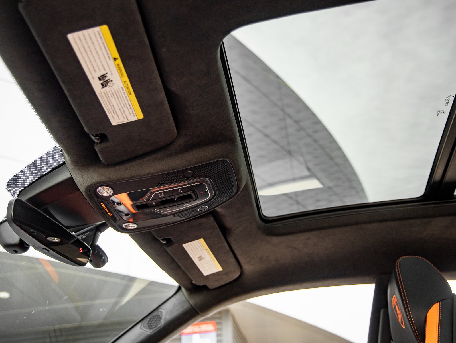 Used 2025 Lamborghini Urus SE image 23