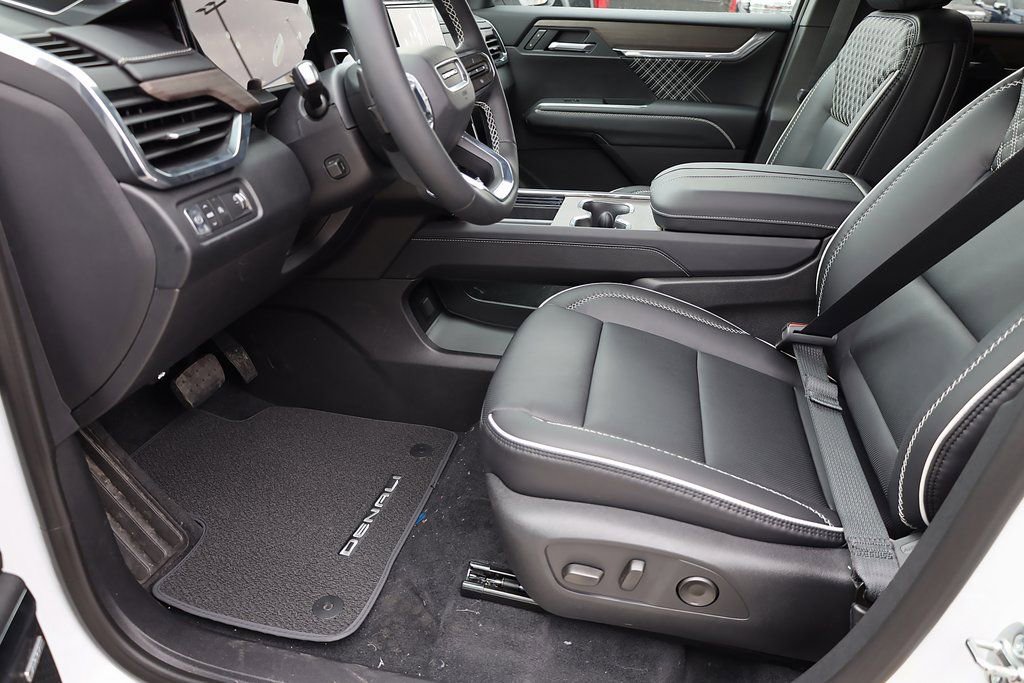 New 2026 GMC Acadia Denali w/ Super Cruise Package FWD image 11