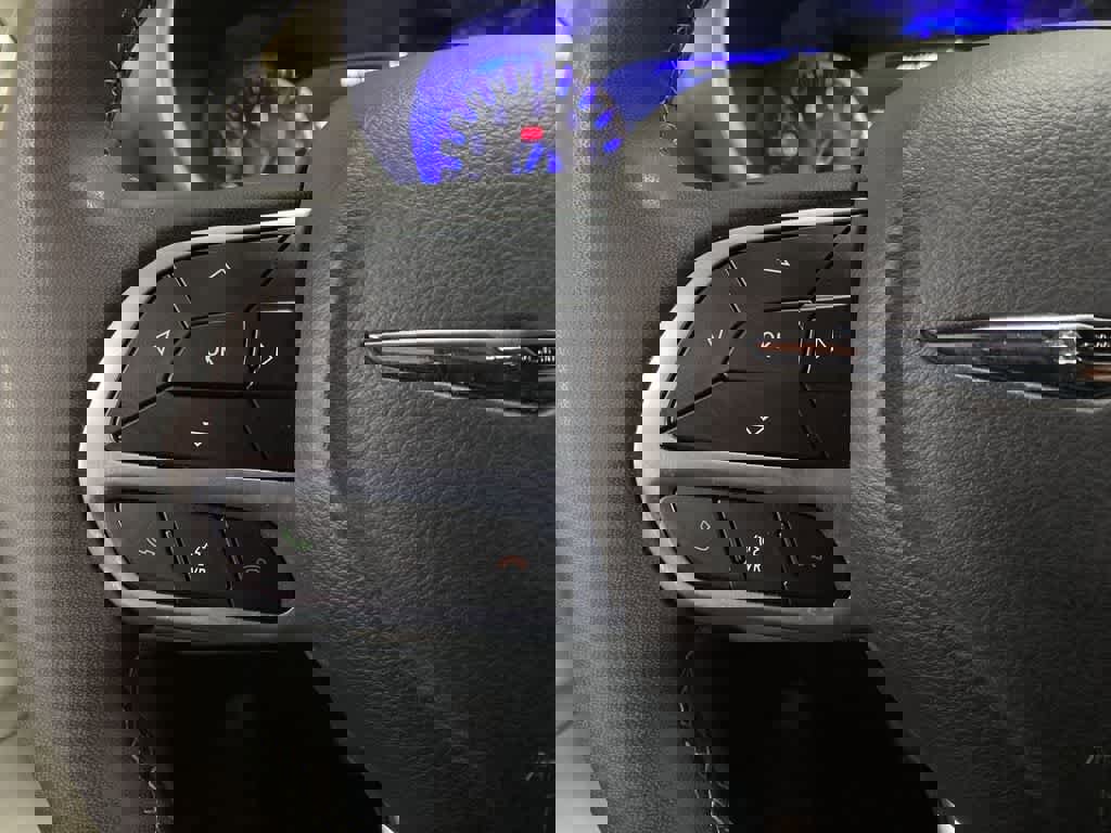 Used 2024 Chrysler Pacifica Touring-L image 20