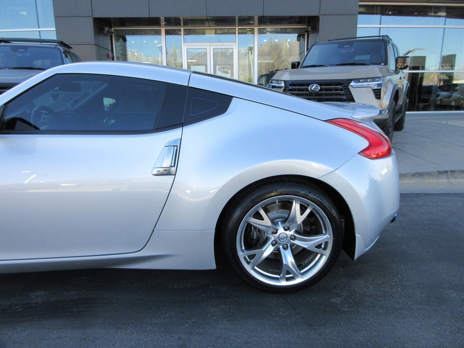 Used 2009 Nissan 370Z Touring w/ Sport Pkg image 5