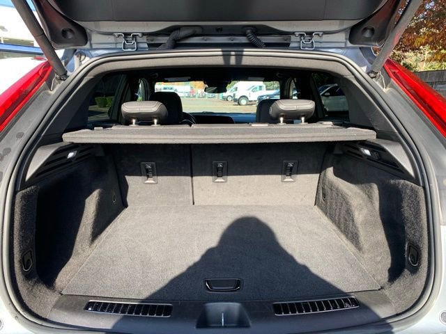 Used 2024 Cadillac XT4 Premium Luxury image 5