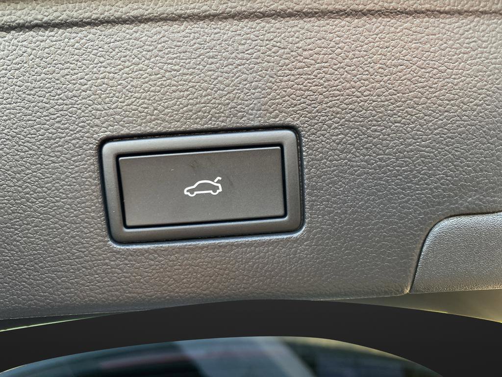 New 2026 Volkswagen Atlas Cross Sport SEL Premium R-Line image 17