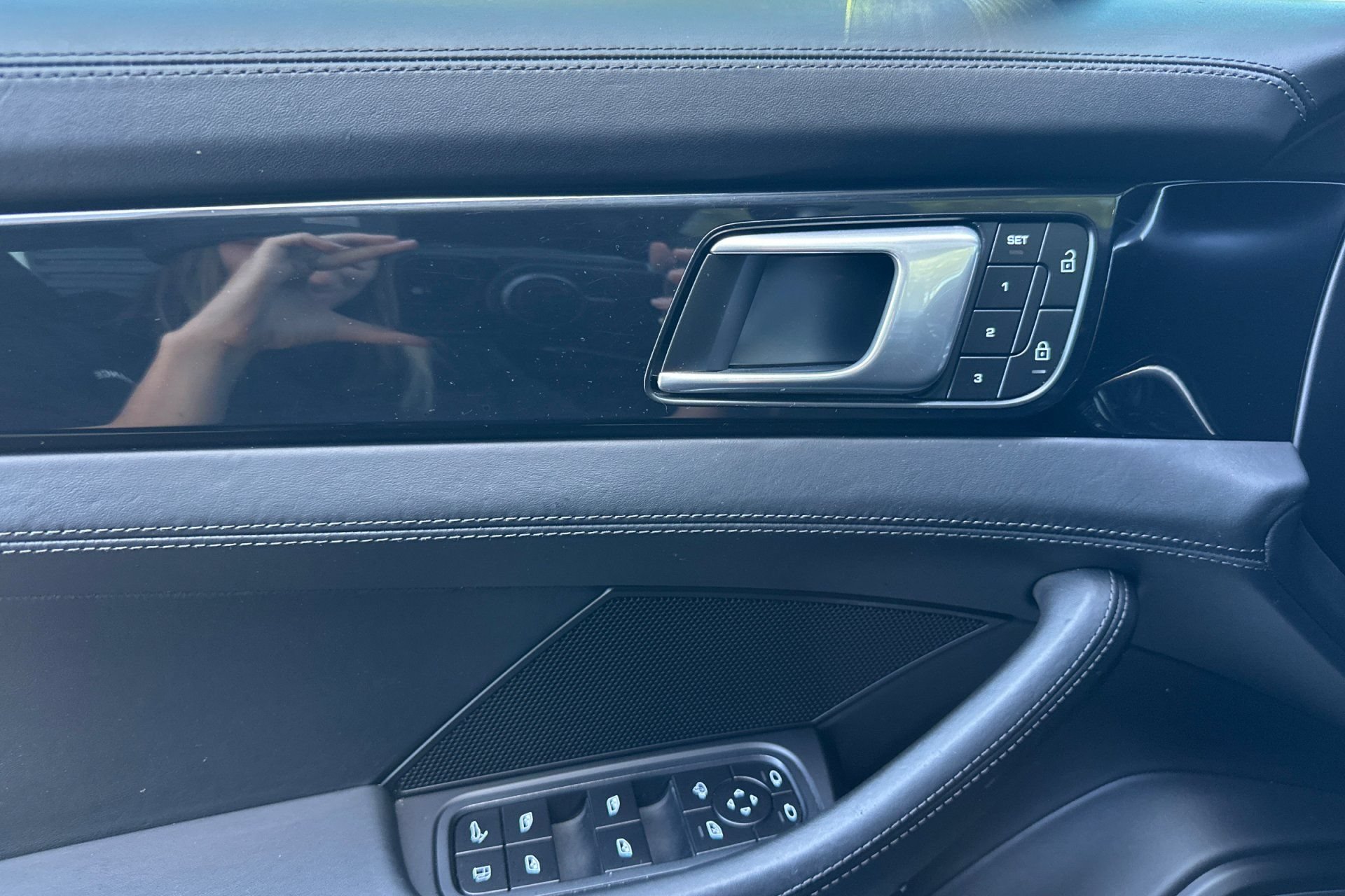 Certified 2022 Porsche Panamera 4S AWD/4WD image 12