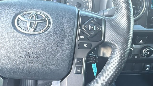 Used 2018 Toyota Tacoma TRD Sport image 5