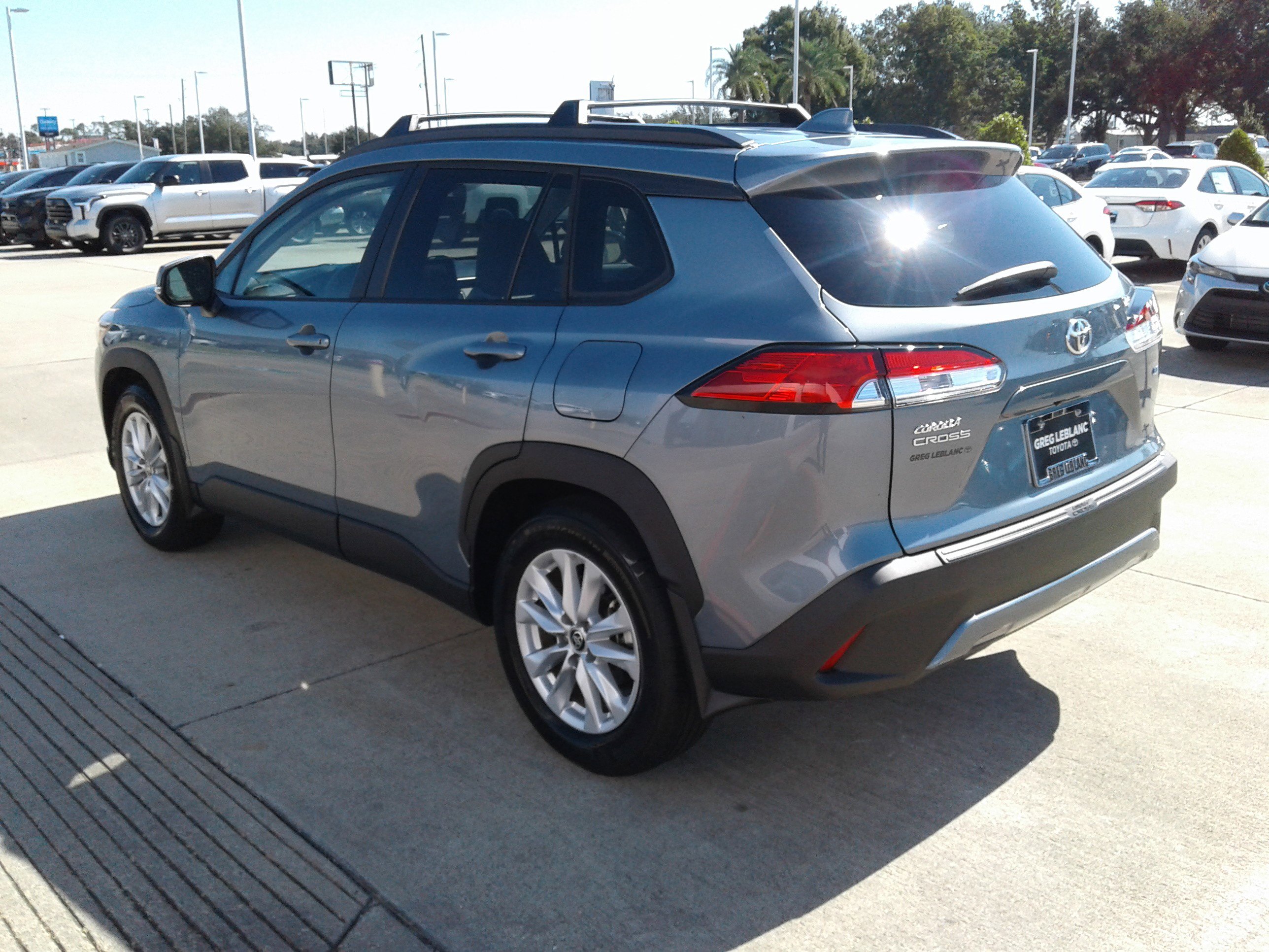 Used 2024 Toyota Corolla Cross LE image 5