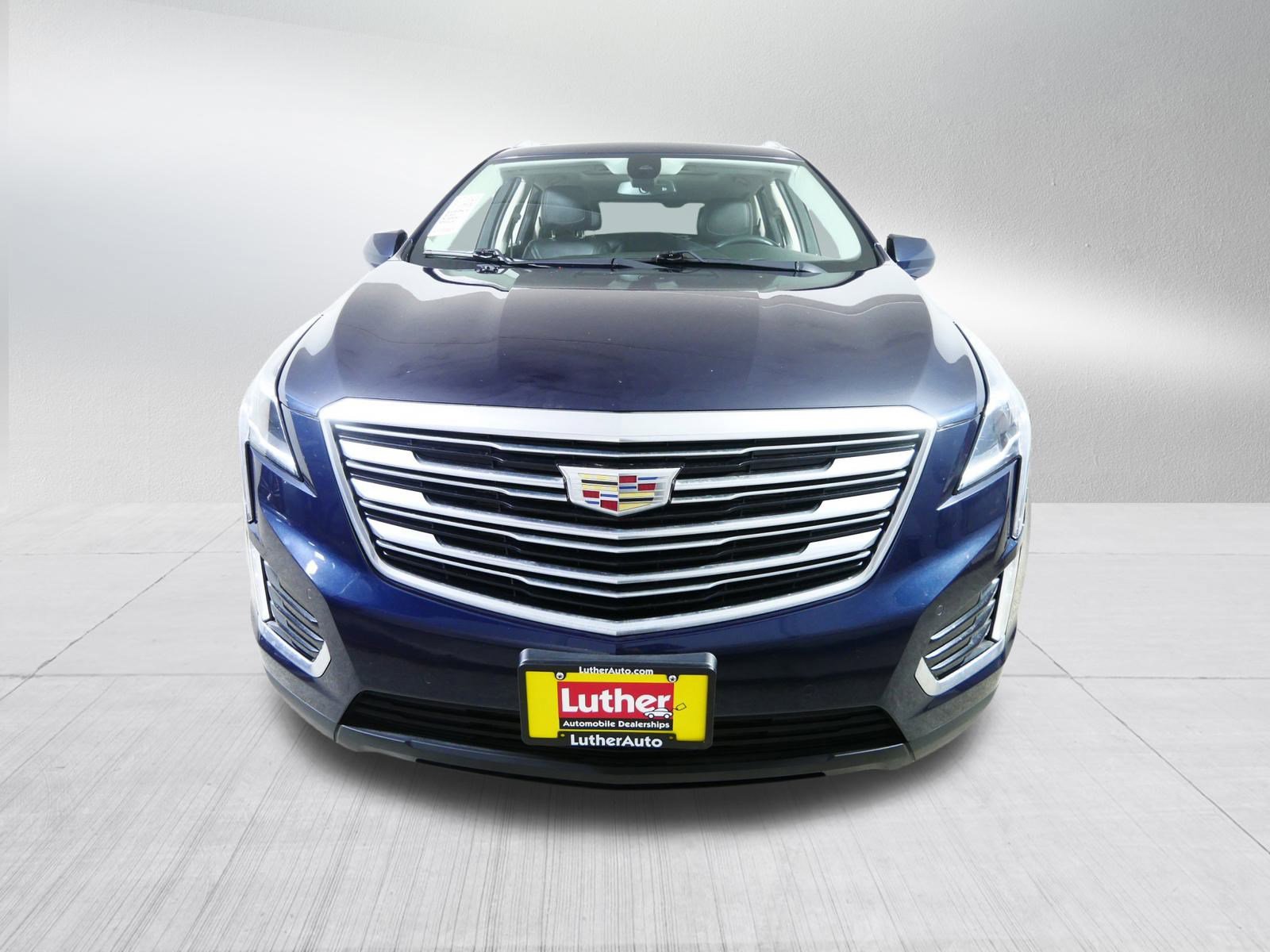 Used 2017 Cadillac XT5 Luxury image 2