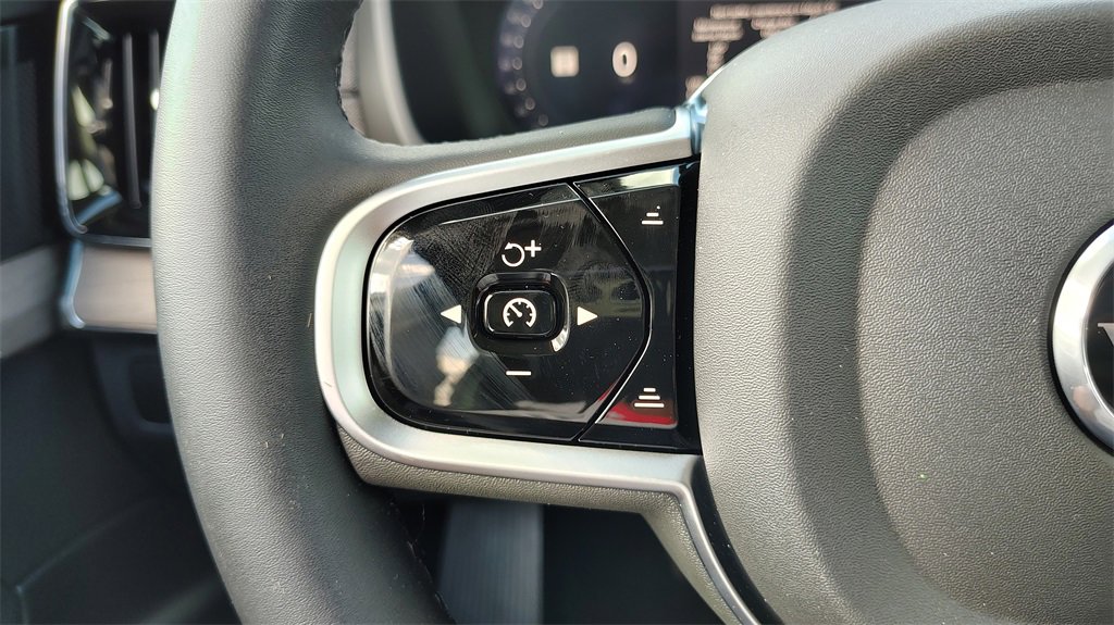 New 2026 Volvo XC90 B6 Plus w/ Protection Package Premier image 14