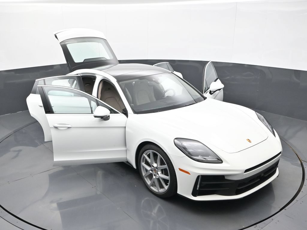 Certified 2026 Porsche Panamera w/ Premium Package RWD image 32