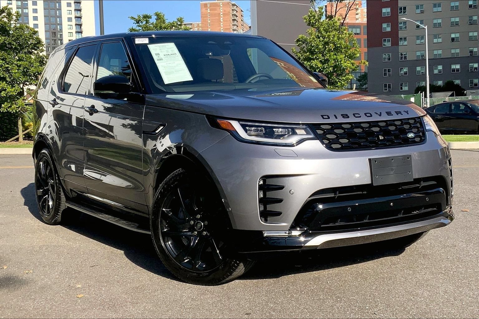 Certified 2025 Land Rover Discovery Dynamic SE AWD/4WD image 2