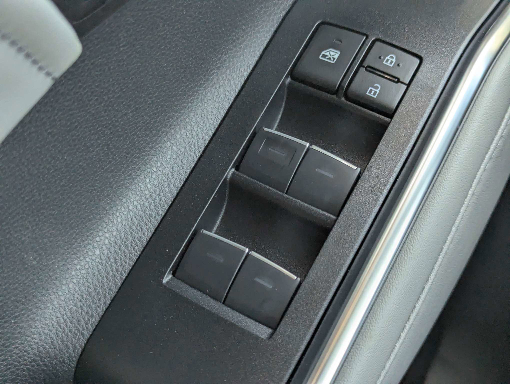 New 2026 Toyota Highlander Platinum AWD/4WD image 24