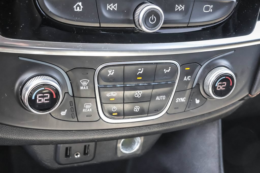Used 2020 Chevrolet Traverse LT AWD/4WD image 24