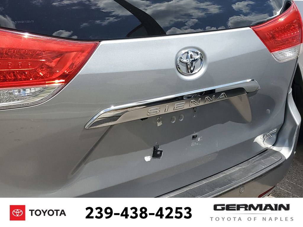 Used 2012 Toyota Sienna Limited w/ Premium Pkg image 17